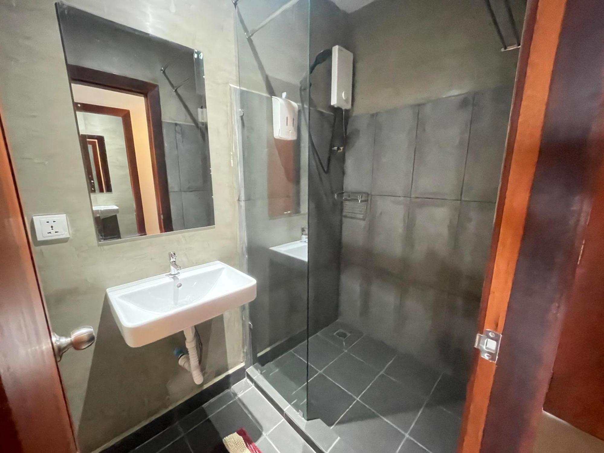 Onederz Kampot Hostel Buitenkant foto